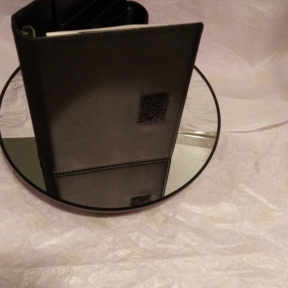 Authentic Prada Agenda/Passport Holder - Picture 10 of 17